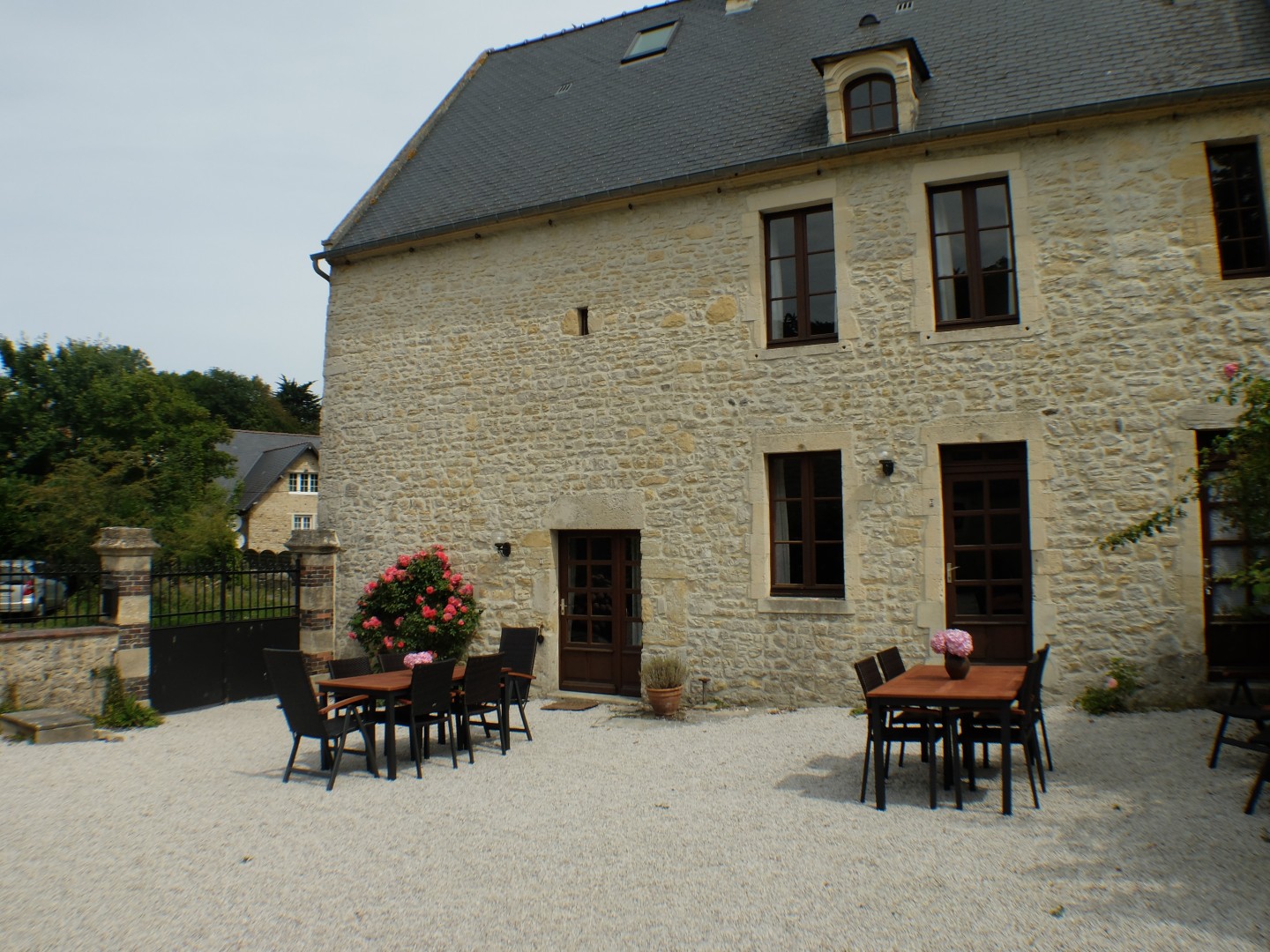 Charming holiday house 10min walk from the beach